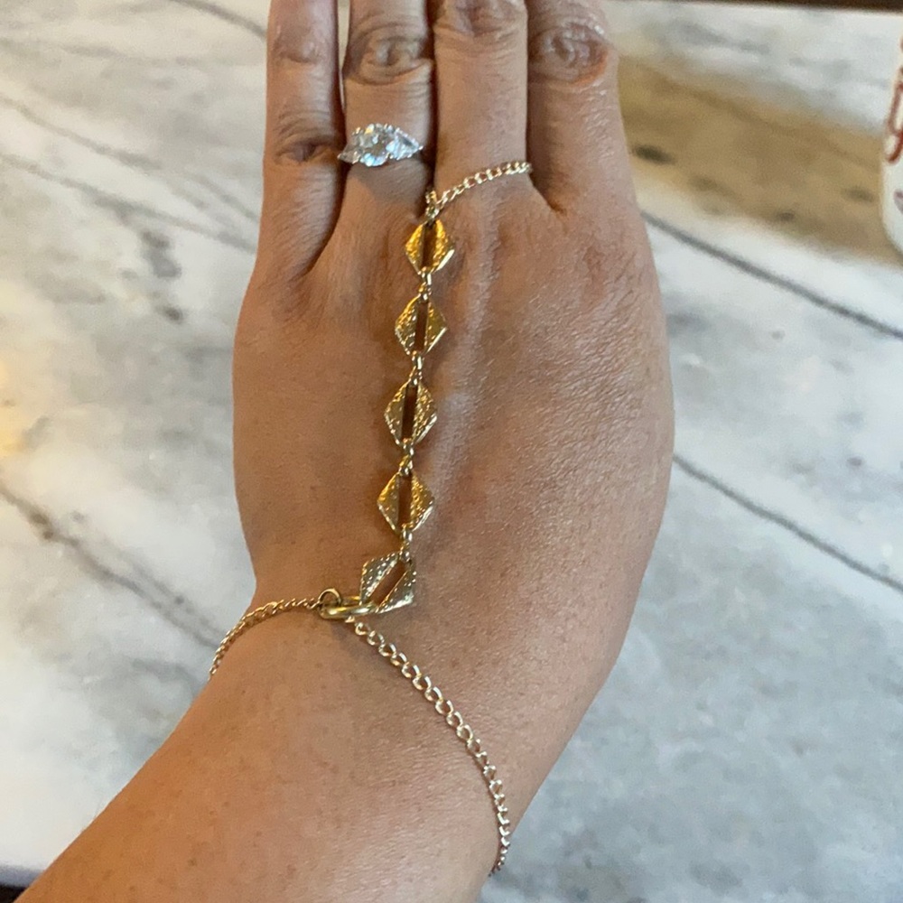 Haati chai handchain